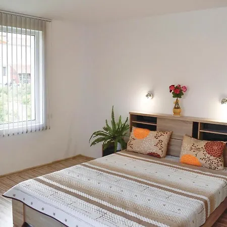 Four-bedroom Holiday In Village Сasa de vacaciones *